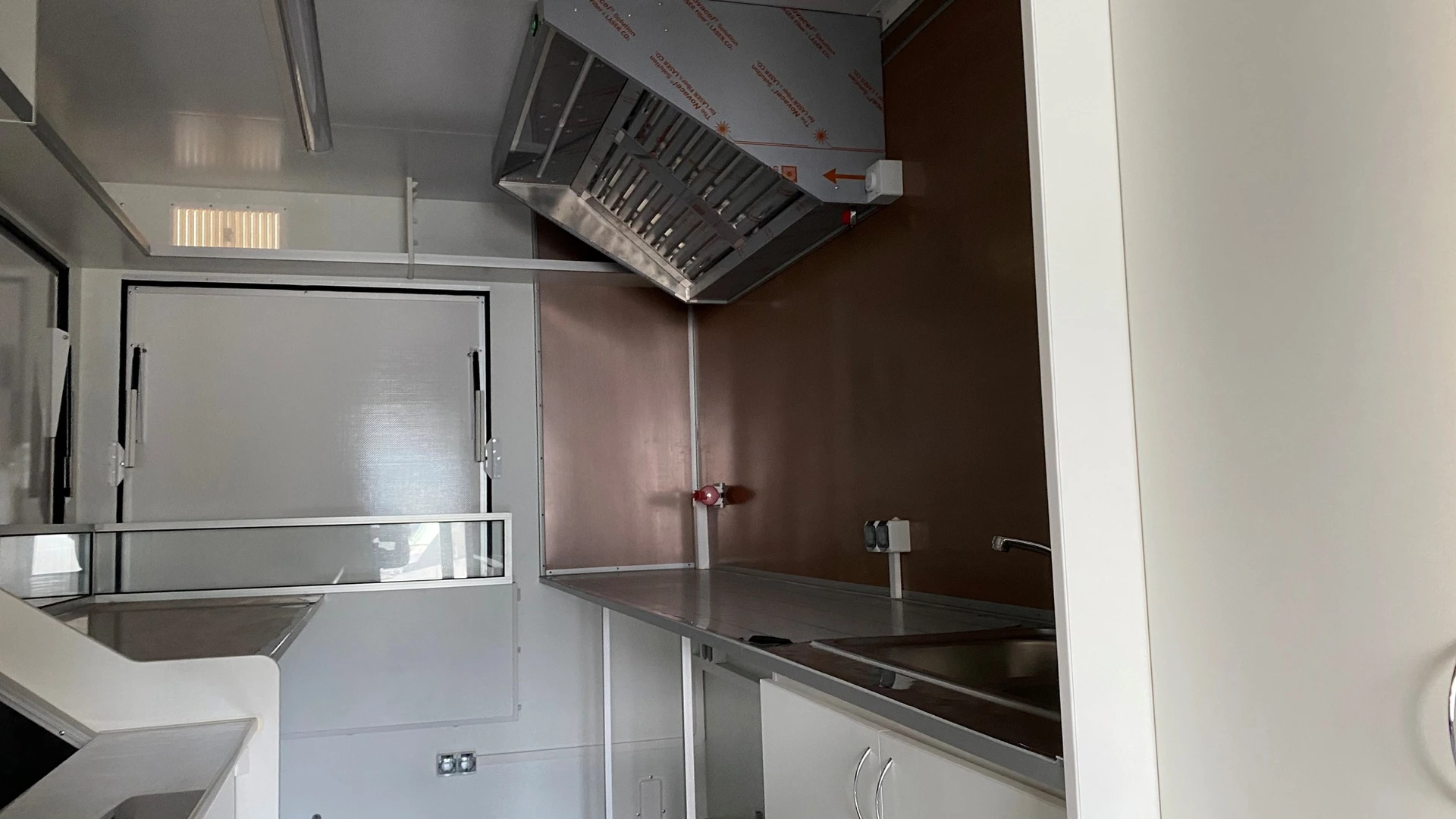 Remorque stand de vente réfrigérer – Image 6