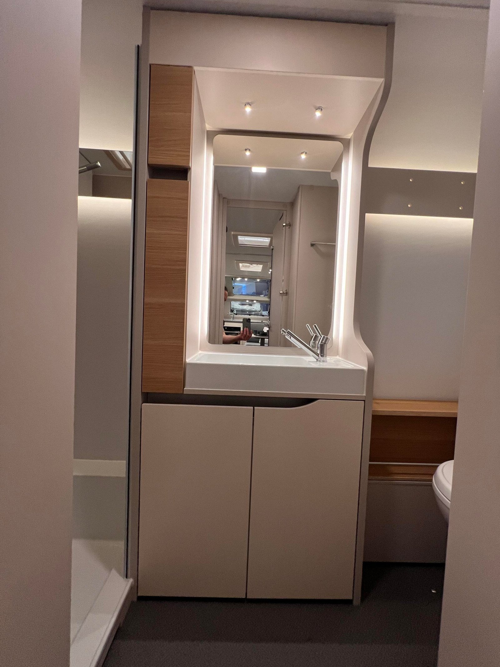 Caravane Adria Adora 613 HT – Image 17