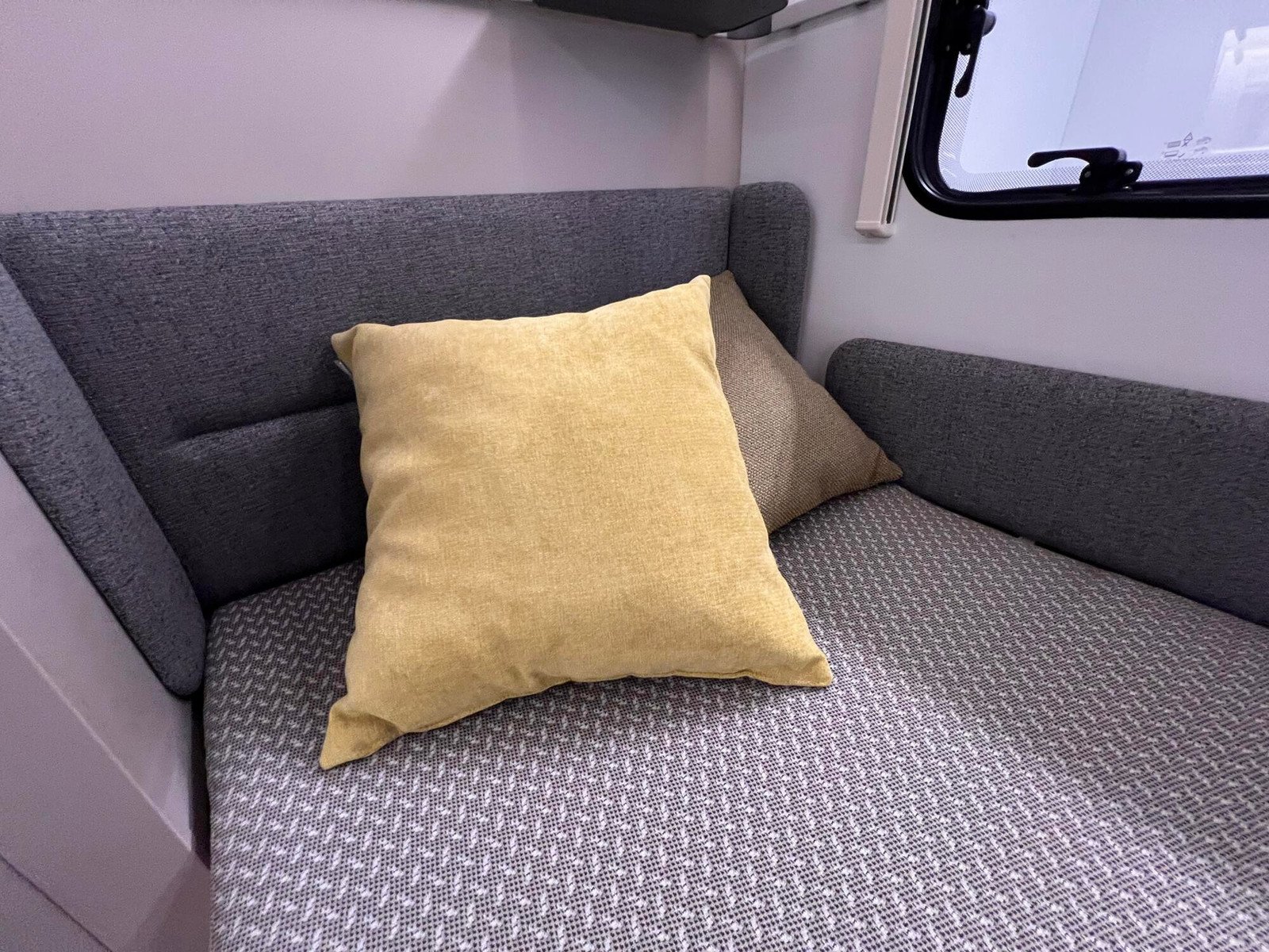 Caravane Adria Adora 613 HT – Image 13