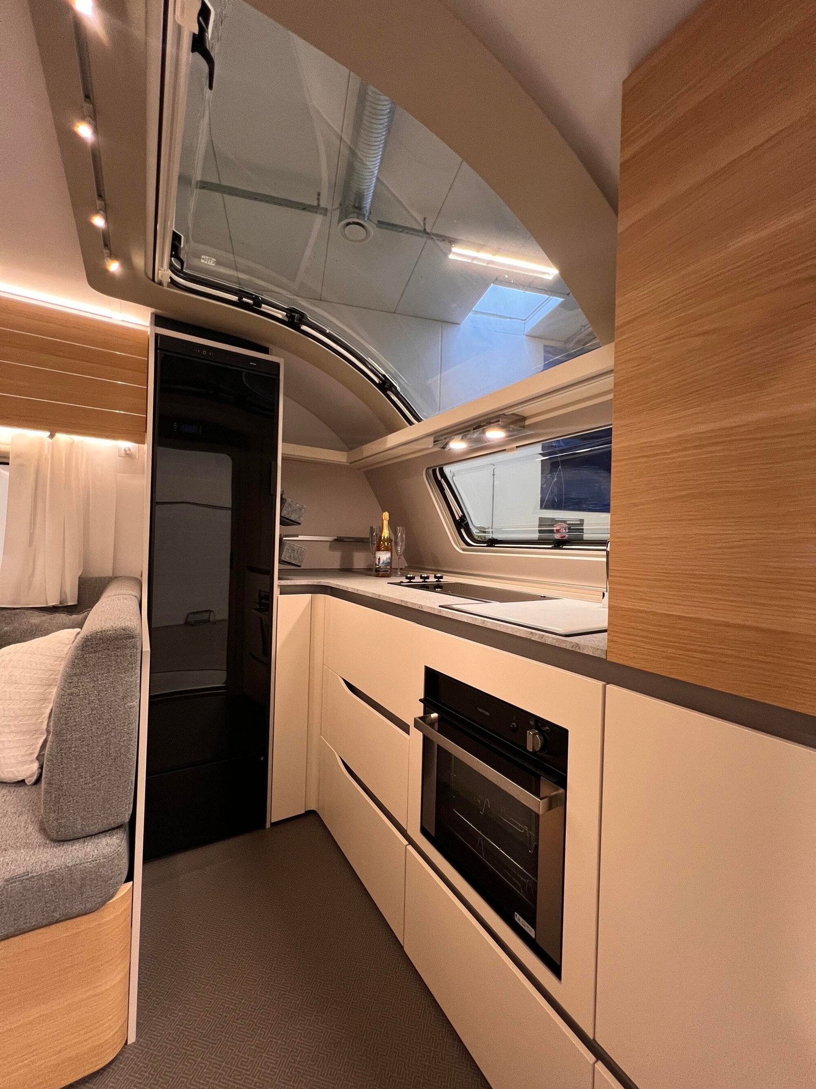 Caravane Adria Adora 613 HT – Image 28